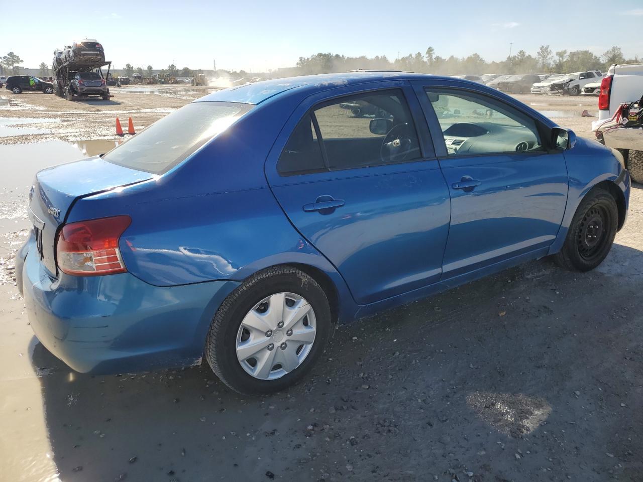 2010 Toyota Yaris - Фото 3