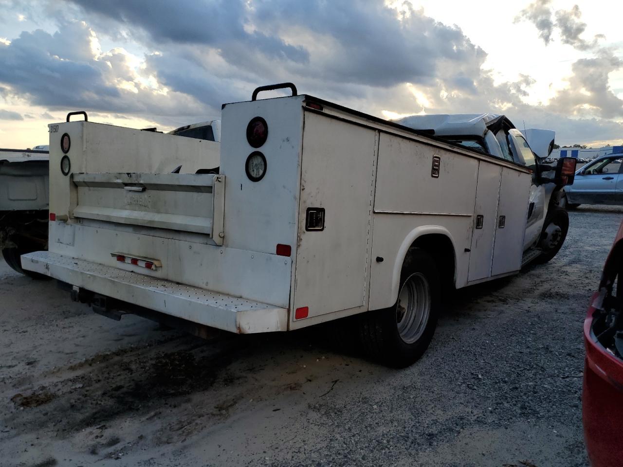 2015 Ford F350 Super Duty - Image 3