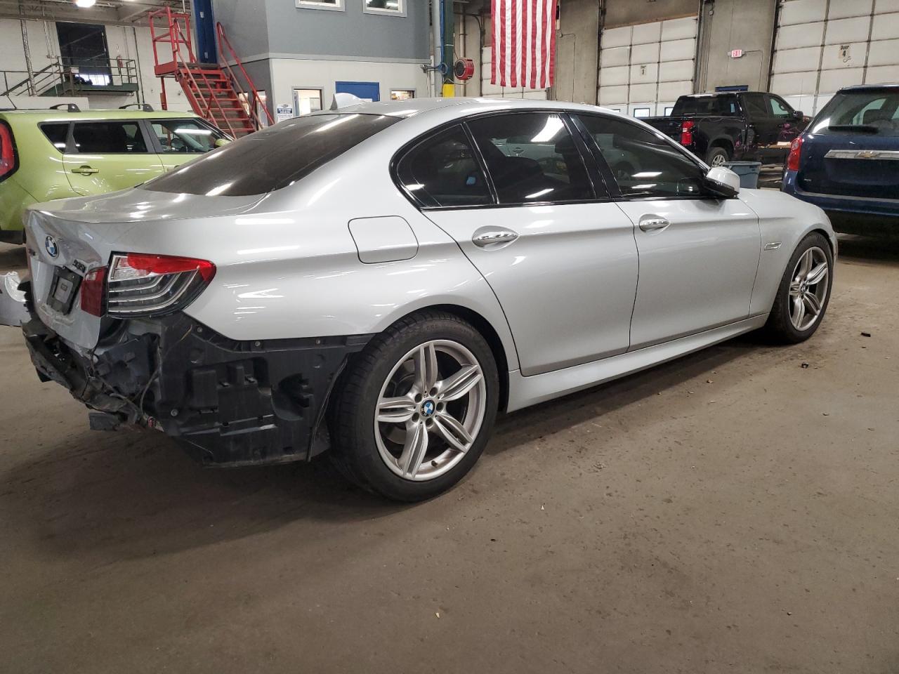 2016 BMW 535 Xi - Фото 3