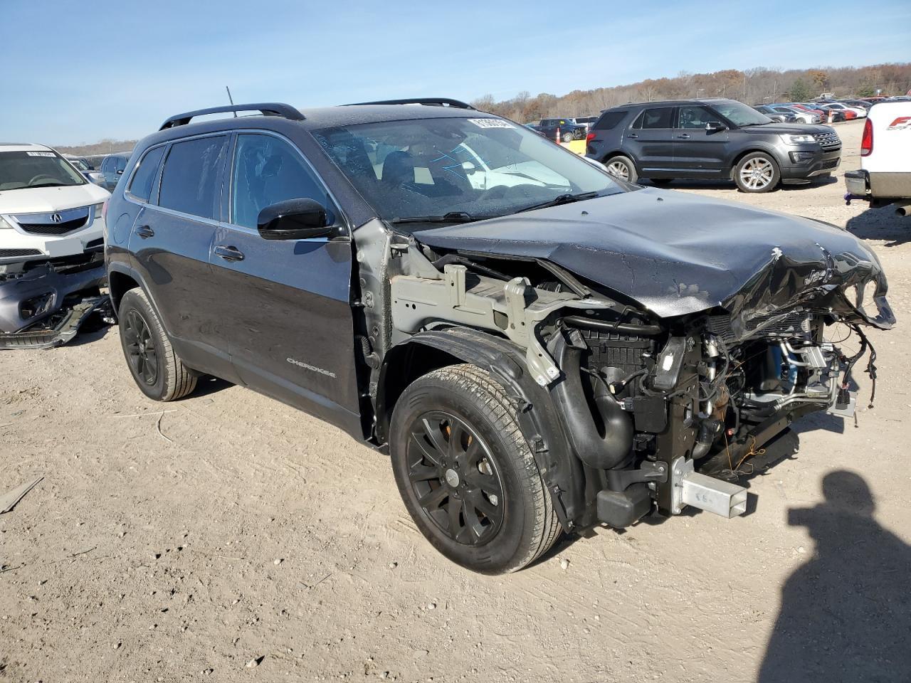 2022 Jeep Cherokee Latitude Lux - Image 4