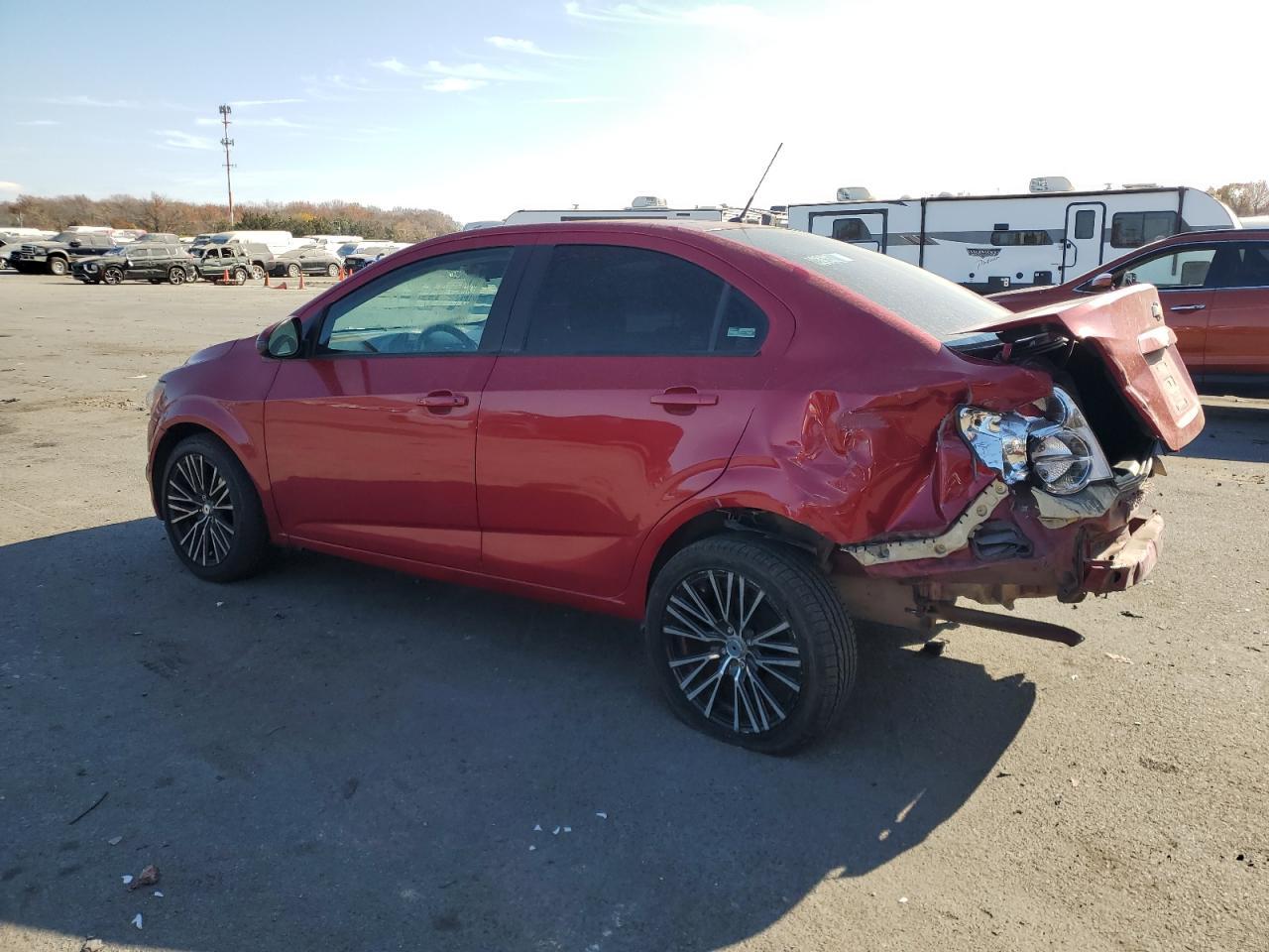 2015 Chevrolet Sonic Lt - Image 2