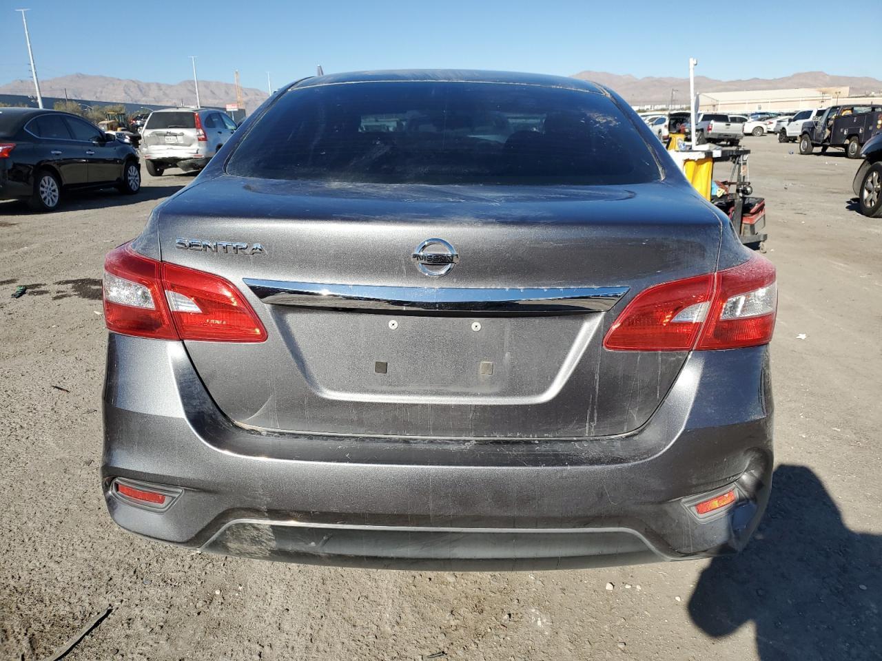 2018 Nissan Sentra S - Фото 6