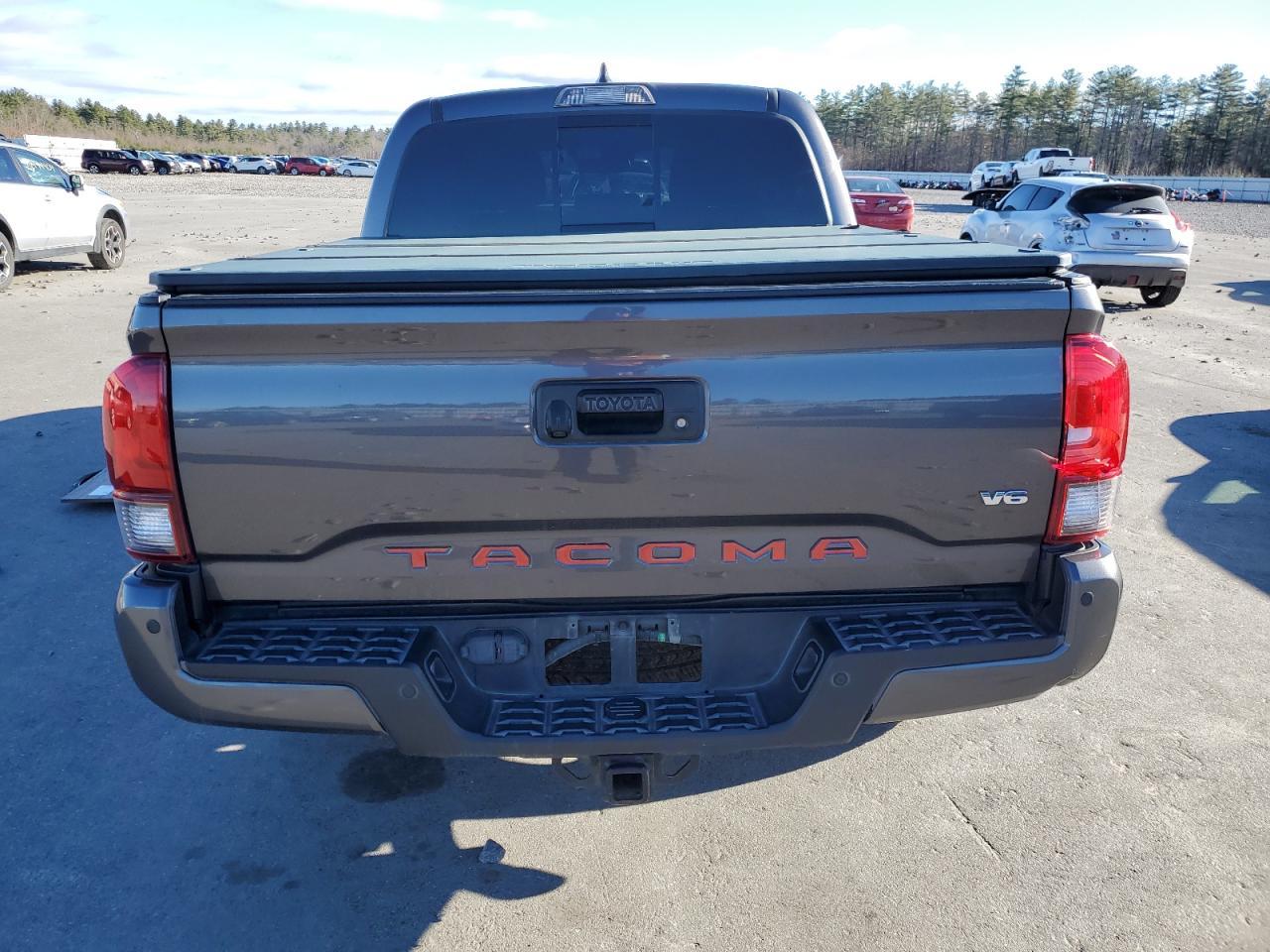 2018 Toyota Tacoma Double Cab - Фото 6