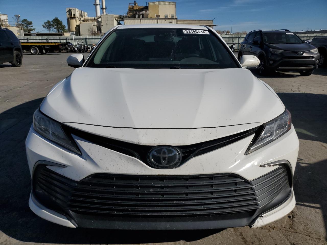 2022 Toyota Camry Le - Image 5