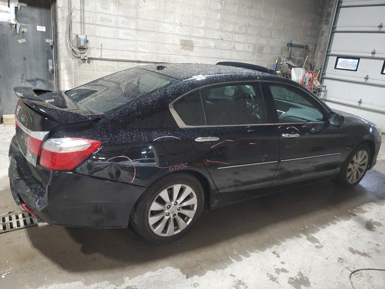 2013 Honda Accord Touring - Image 3