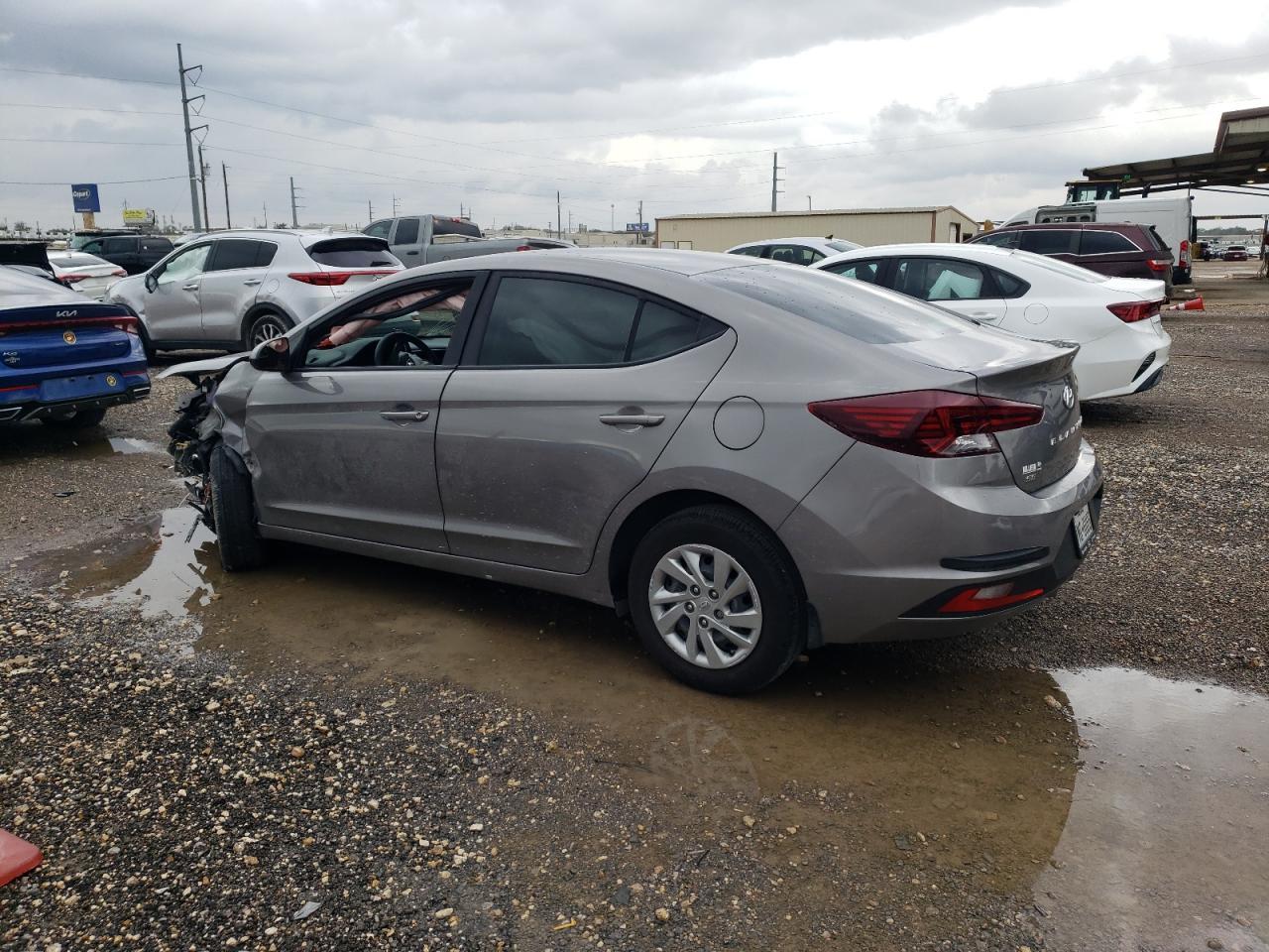2020 Hyundai Elantra - Фото 2