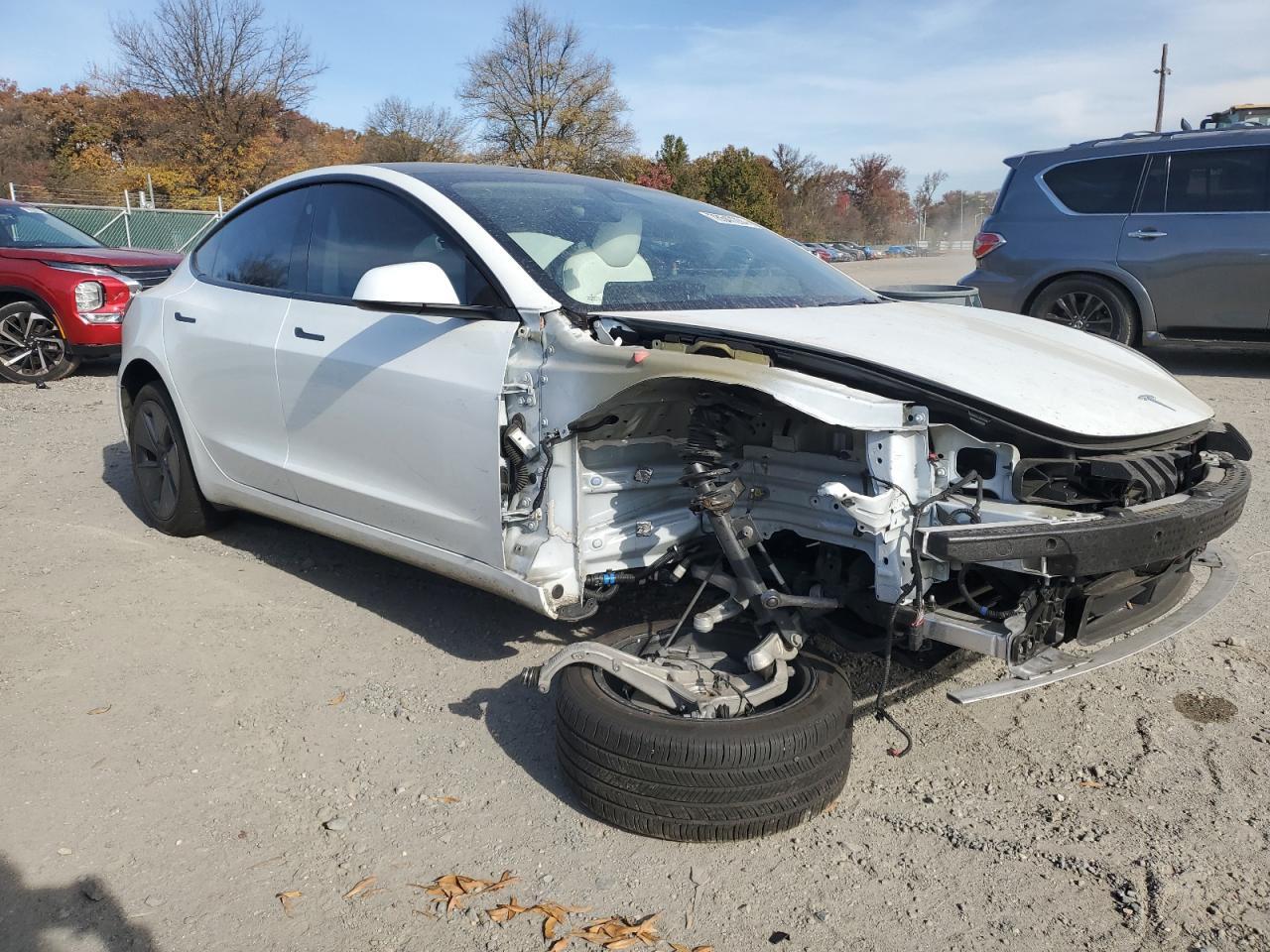 2023 Tesla Model 3 - Фото 4