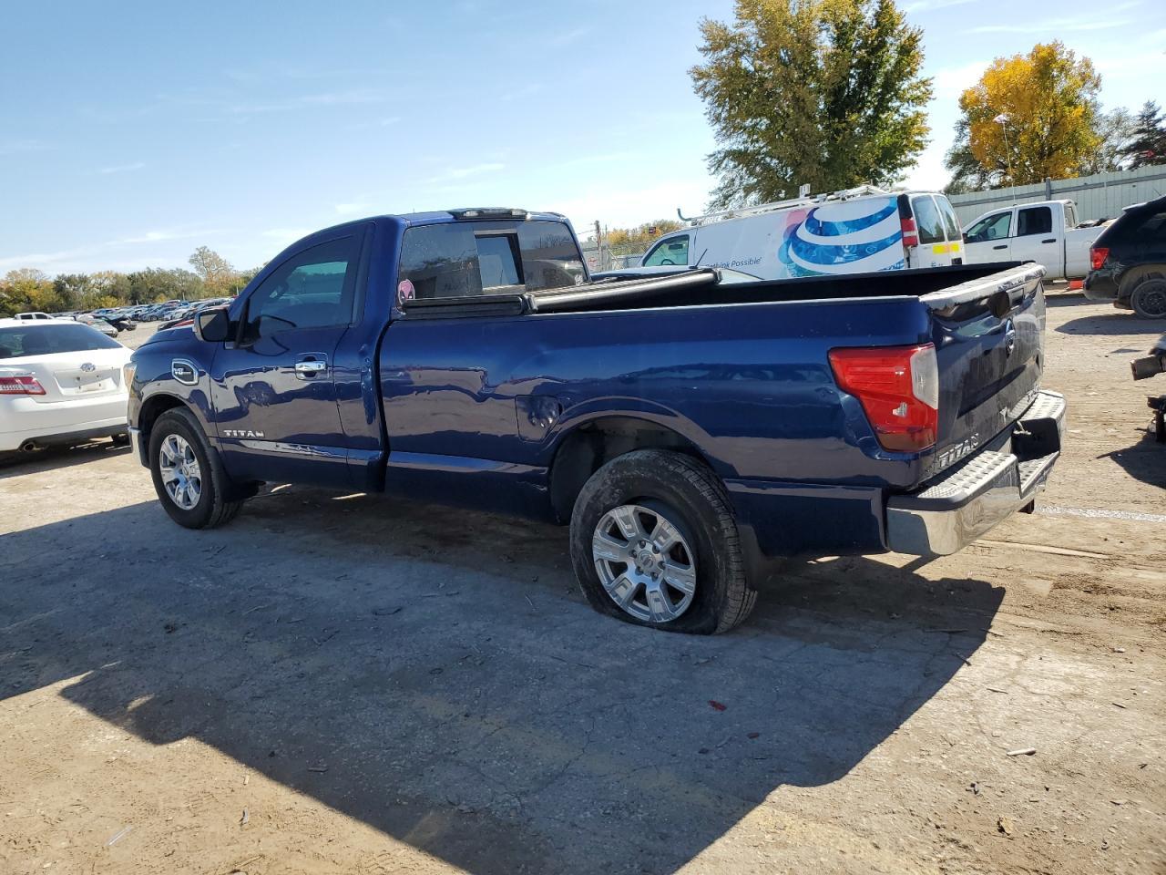 2017 Nissan Titan - Фото 2