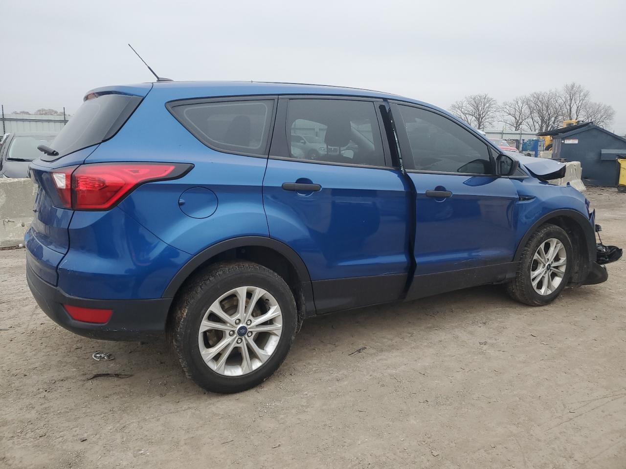 2019 Ford Escape S - Image 3