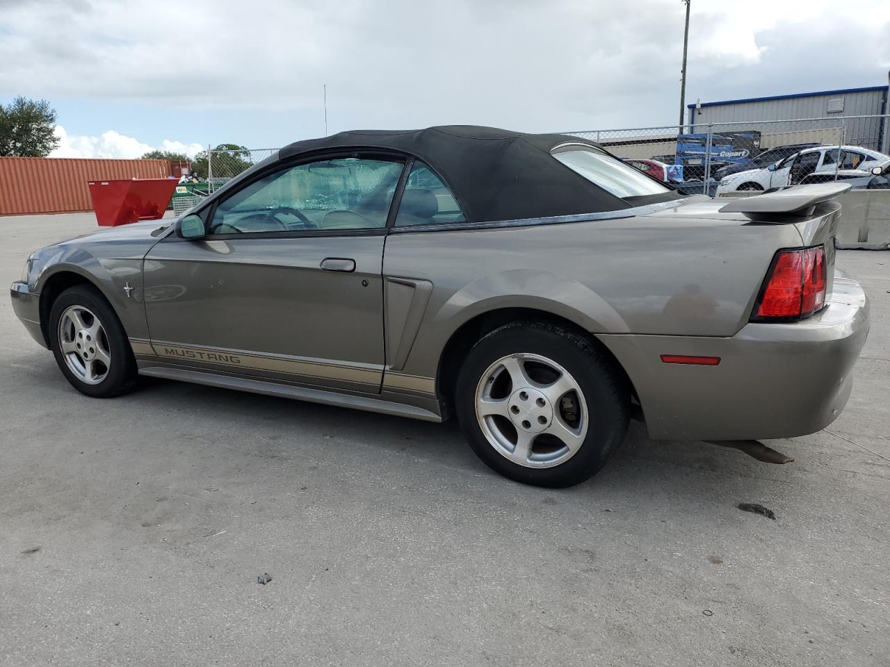 2002 Ford Mustang - Фото 2