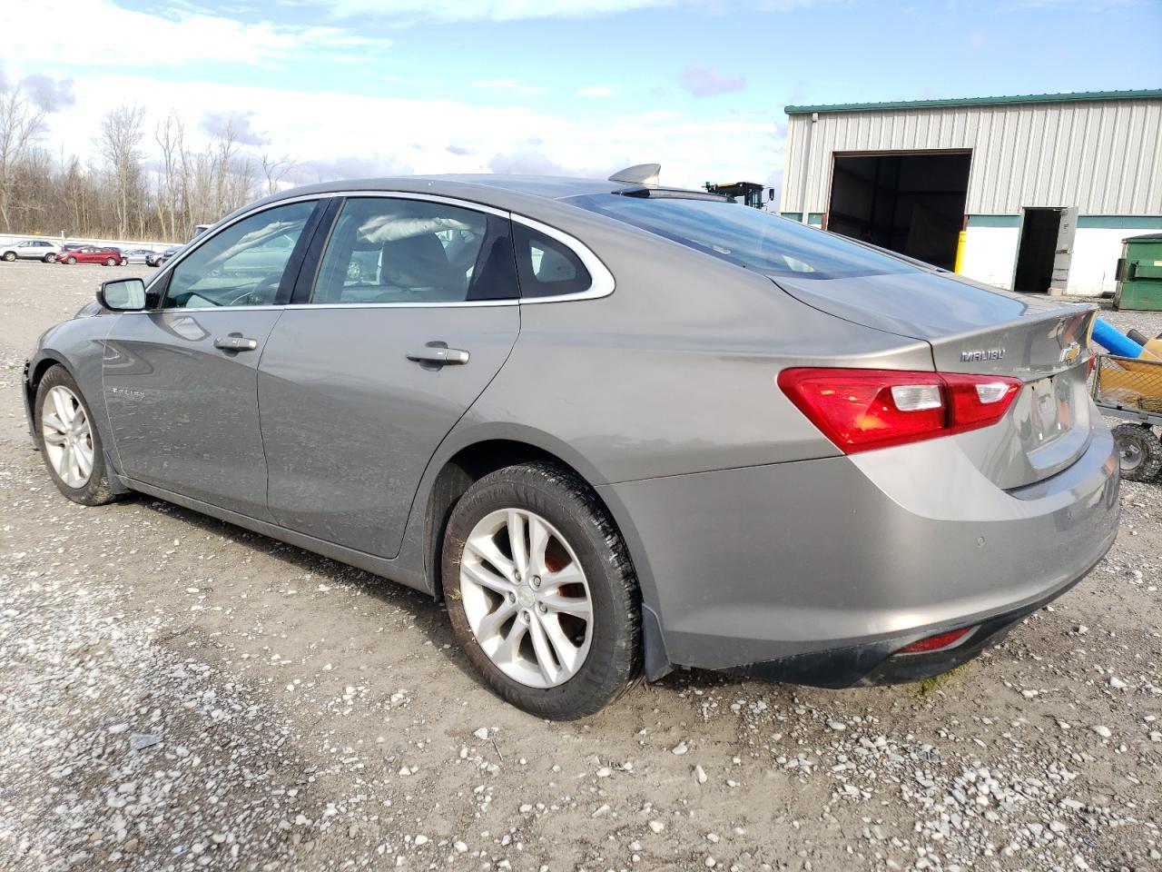 2017 Chevrolet Malibu Lt - Image 2