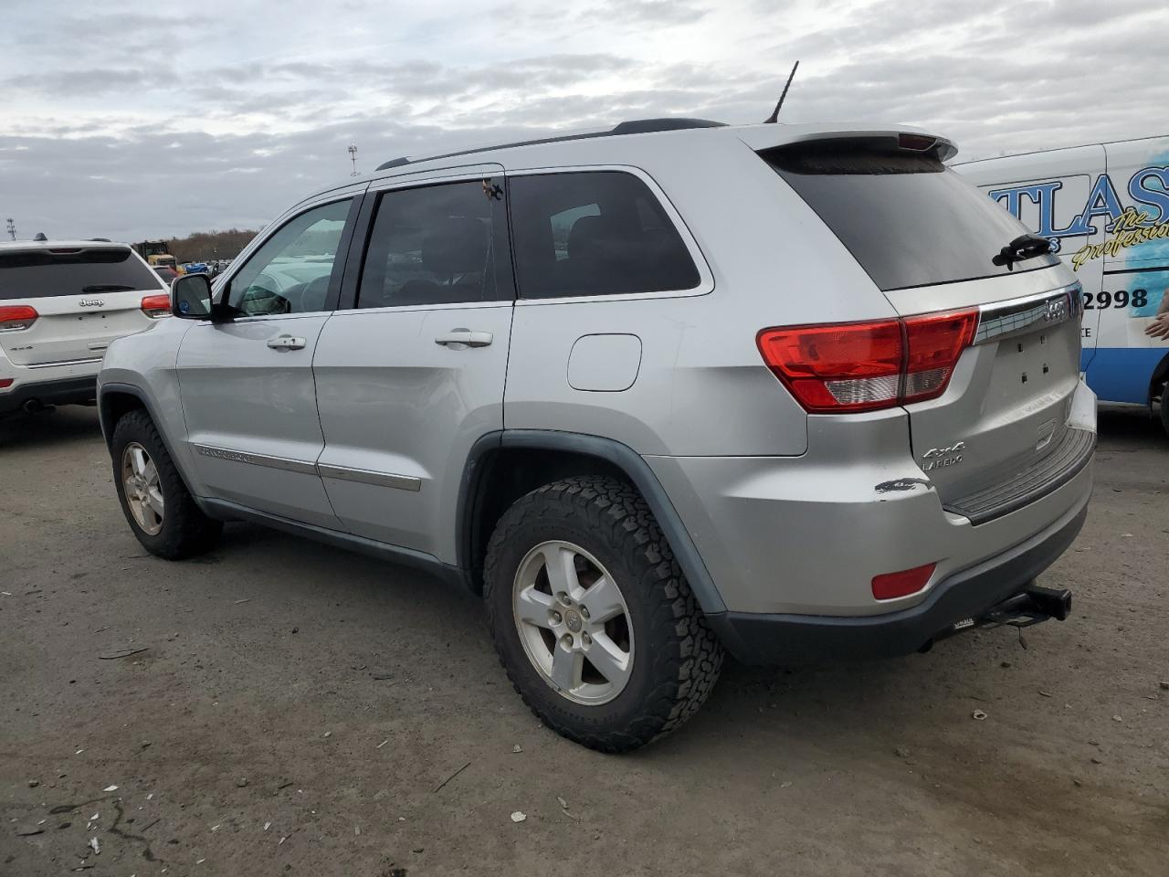 2011 Jeep Grand Cherokee Laredo - Фото 2