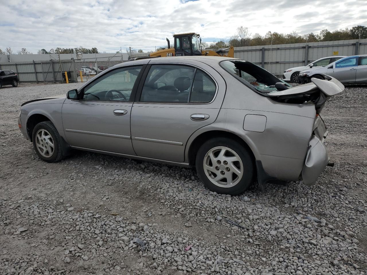 1999 Nissan Maxima Gle - Фото 2