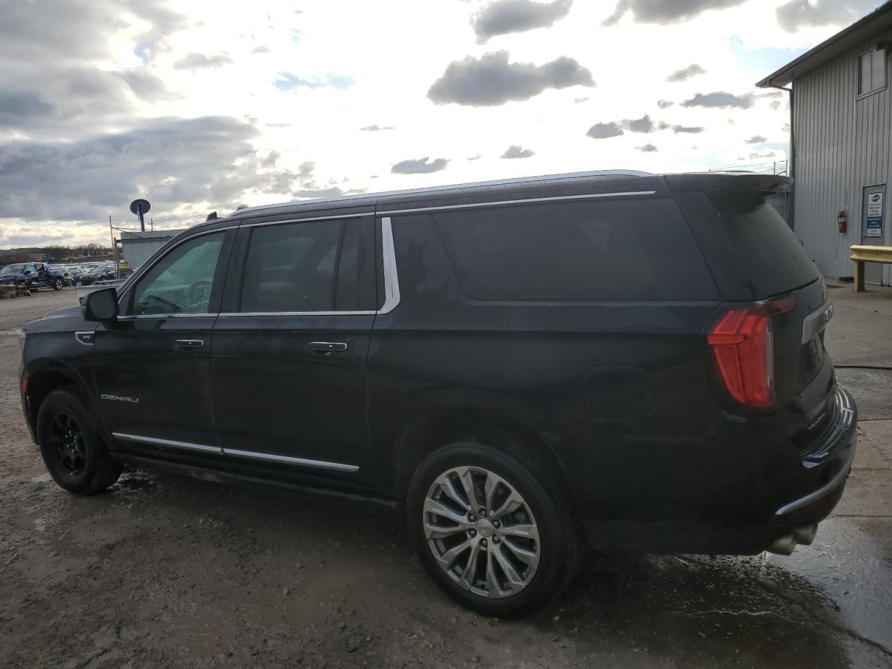 2023 GMC Yukon Xl Denali - Фото 2