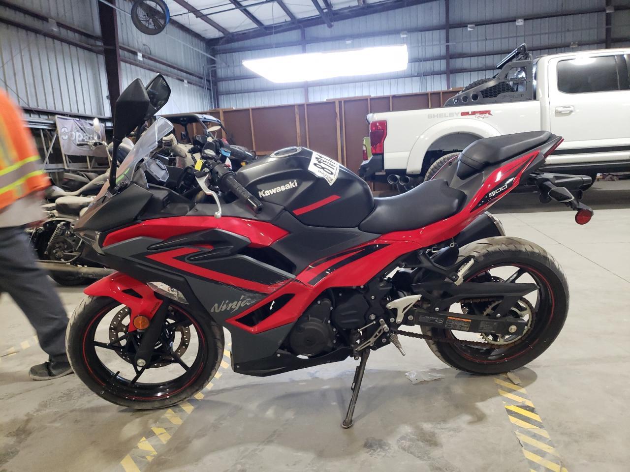 2024 Kawasaki Ex500 - Фото 3