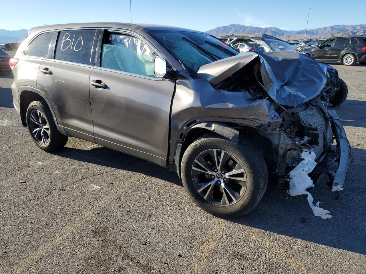 2019 Toyota Highlander Le - Фото 4
