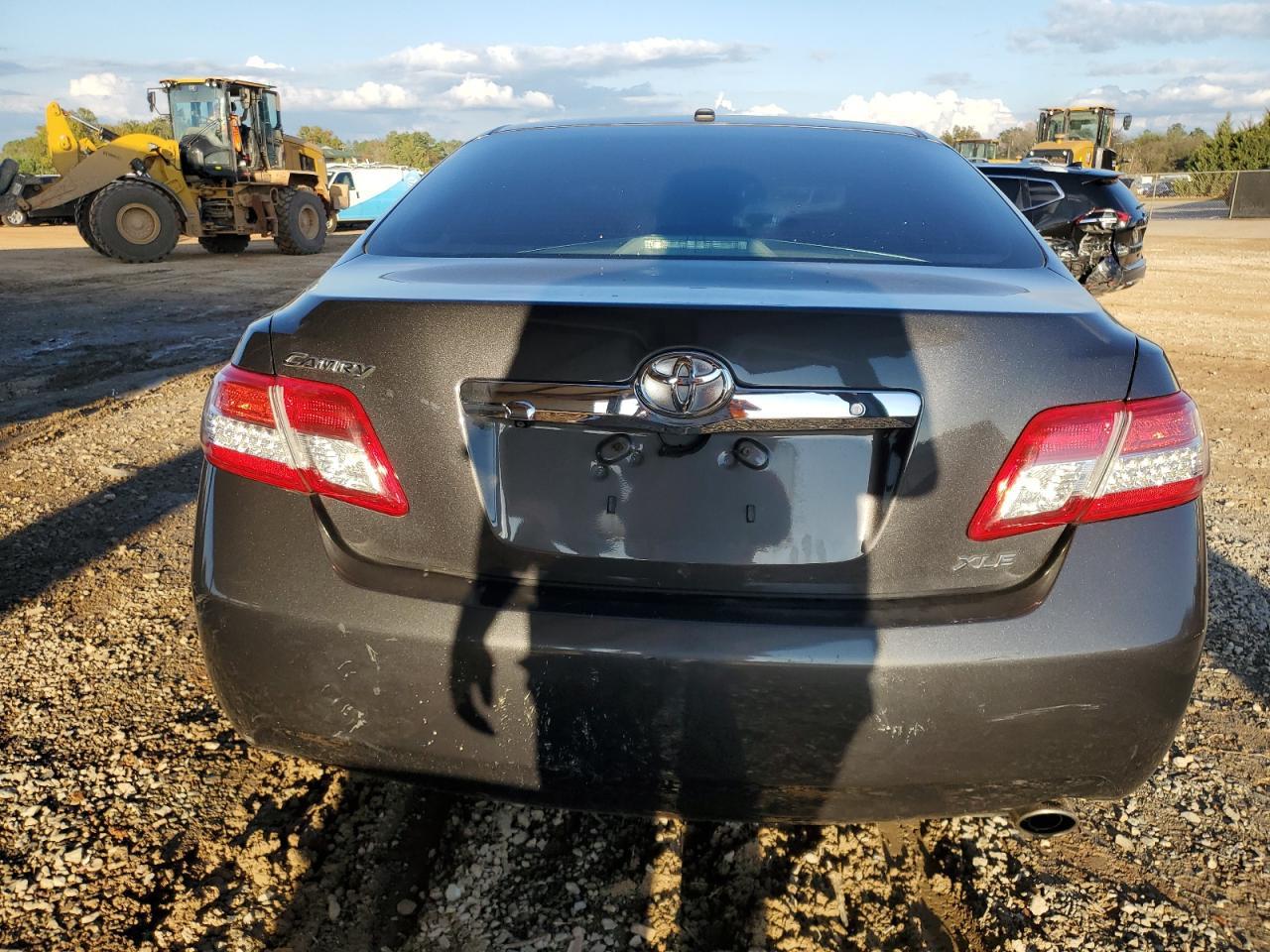 2011 Toyota Camry Base - Фото 6