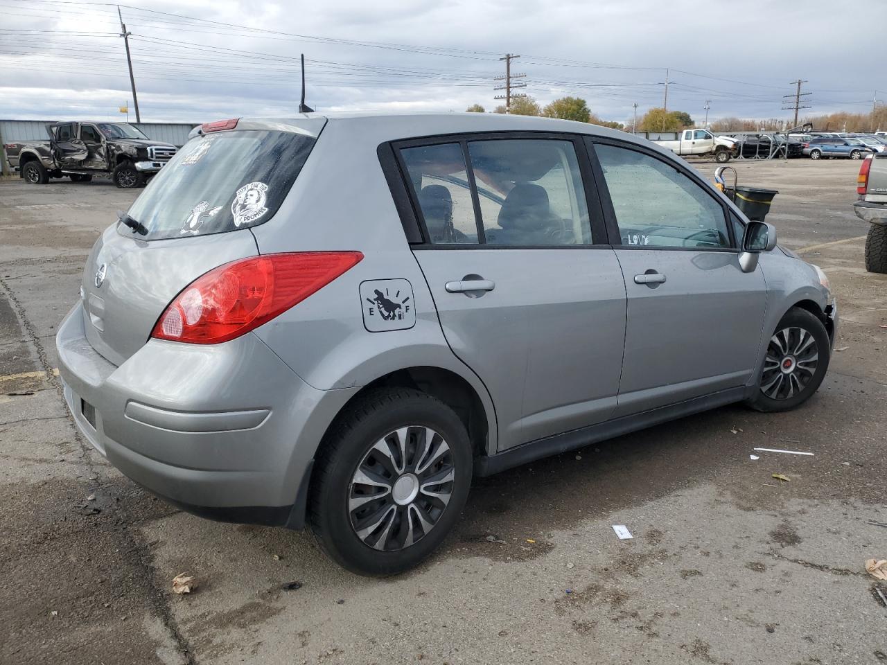 2012 Nissan Versa S - Фото 3