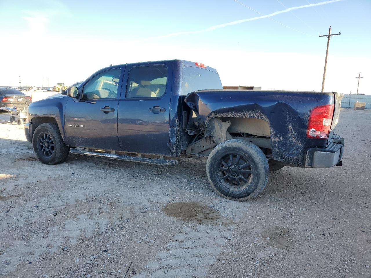 2011 Chevrolet Silverado C1500 Lt - Image 2