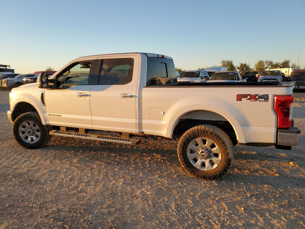 2017 Ford F250 Super Duty - Фото 2