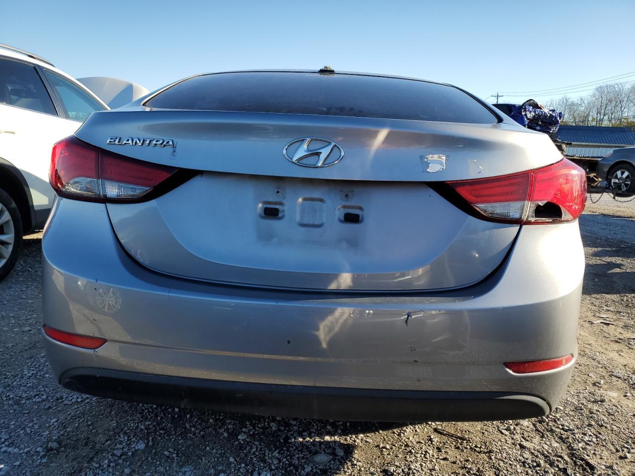 2016 Hyundai Elantra Se - Image 6
