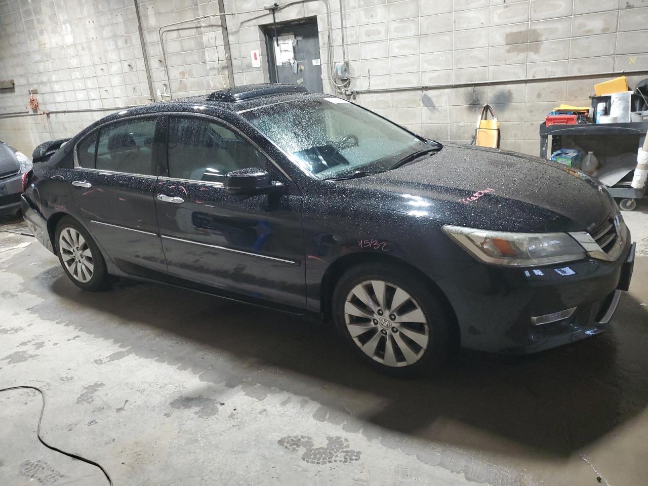 2013 Honda Accord Touring - Image 4