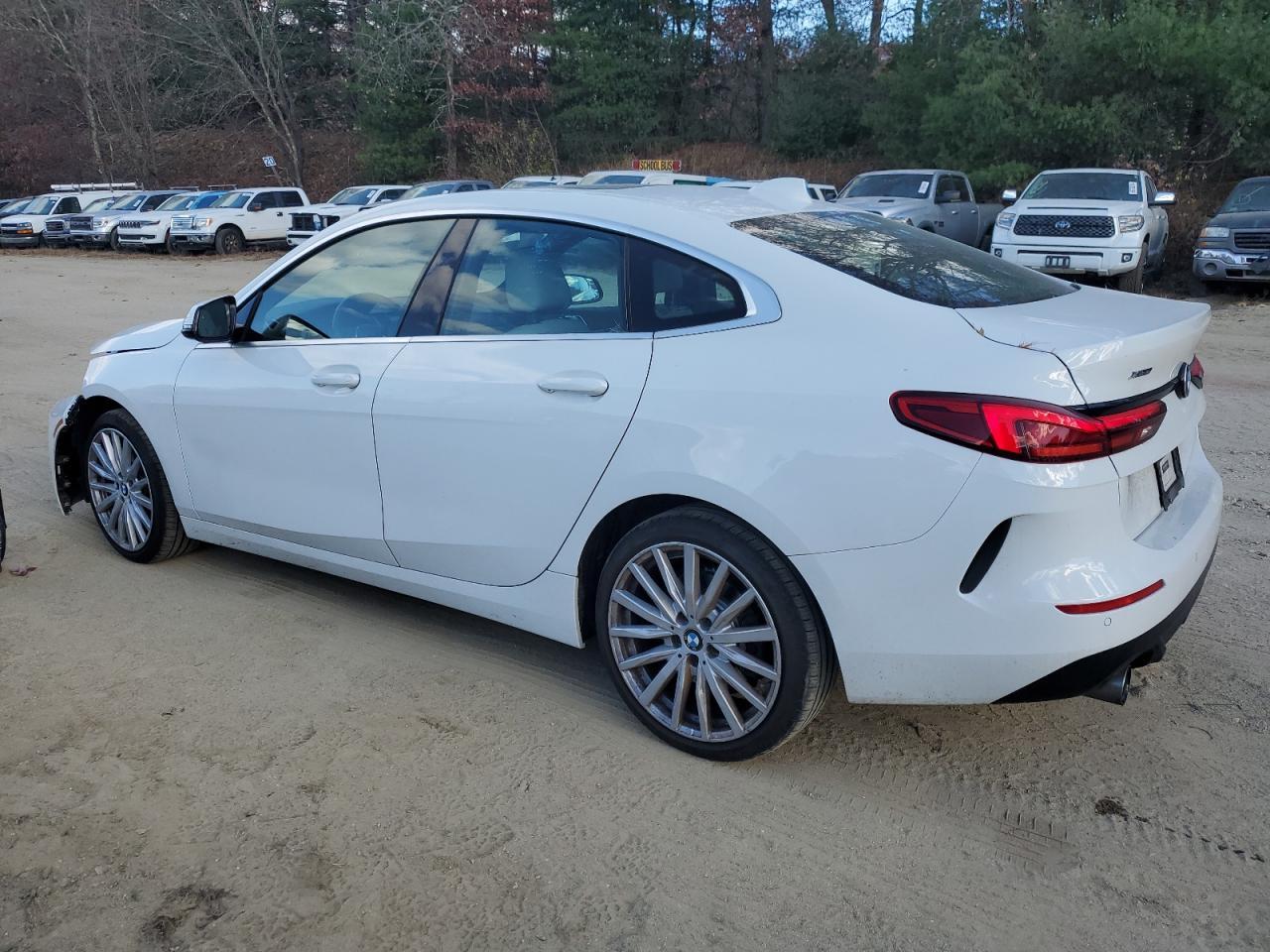 2021 BMW 228Xi - Фото 2