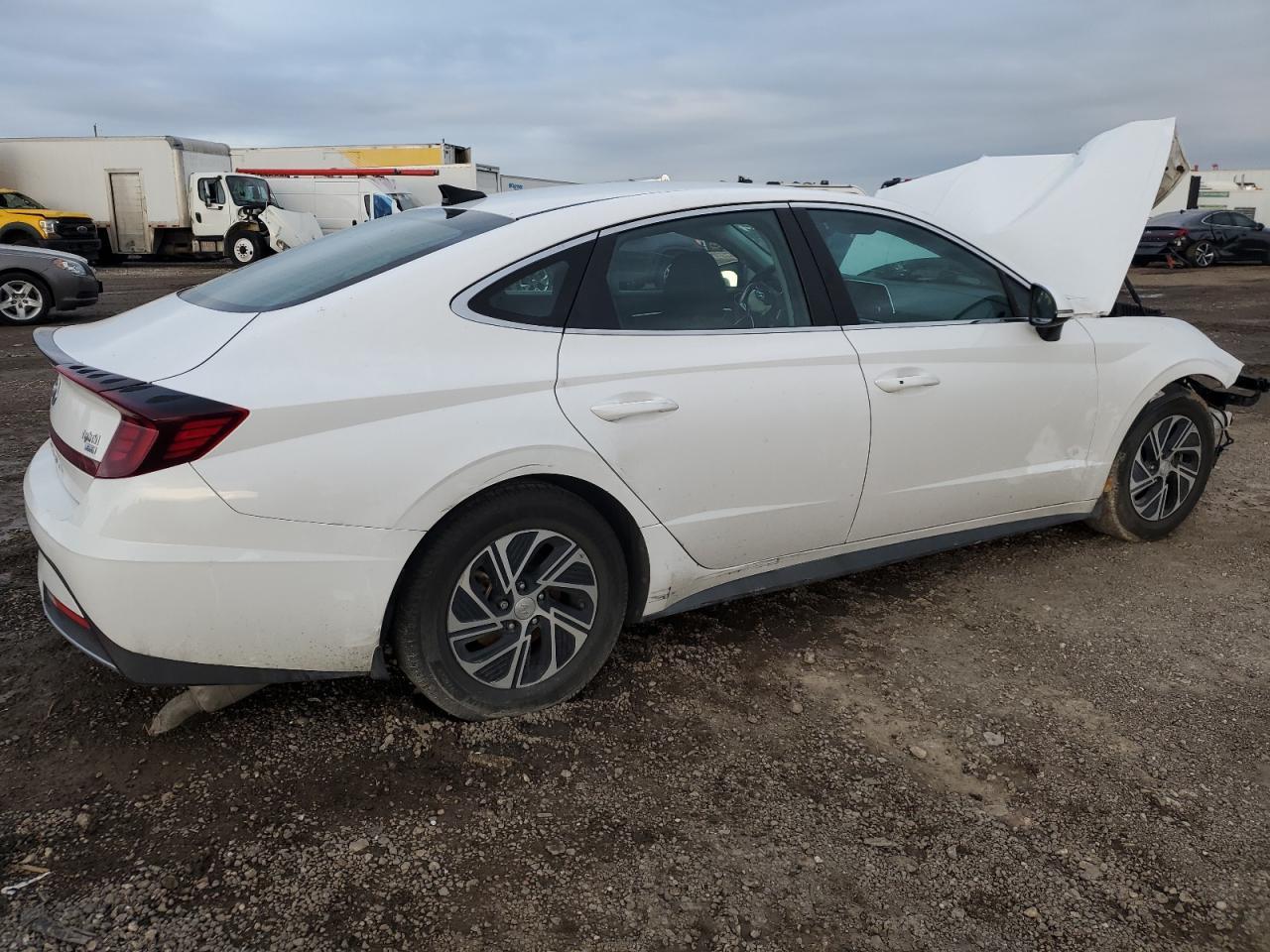 2023 Hyundai Sonata Hybrid - Image 3
