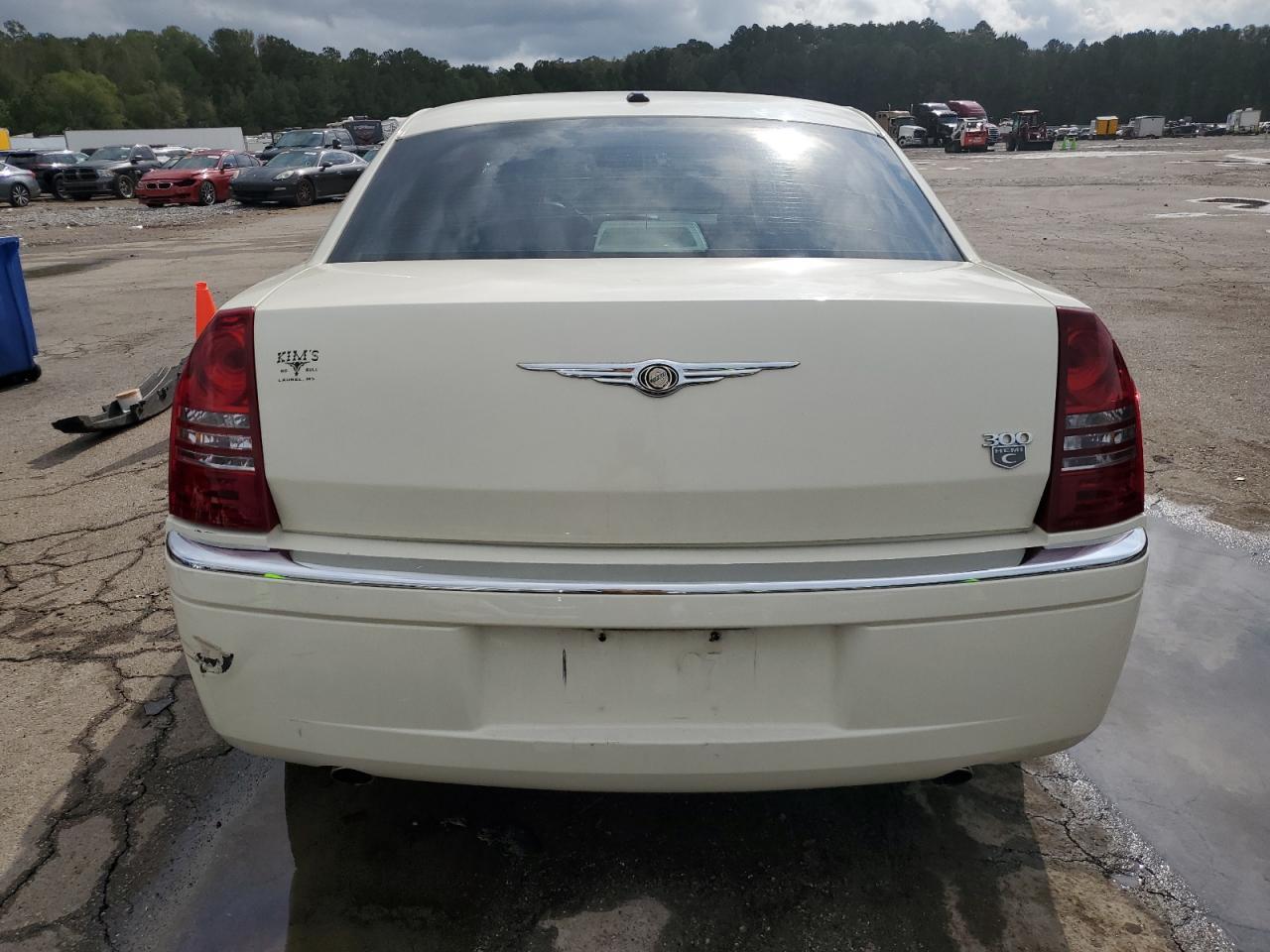 2007 Chrysler 300C - Image 6