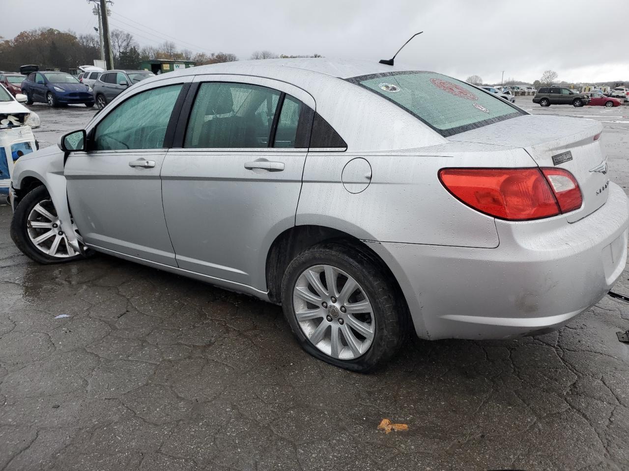 2010 Chrysler Sebring Limited - Image 2