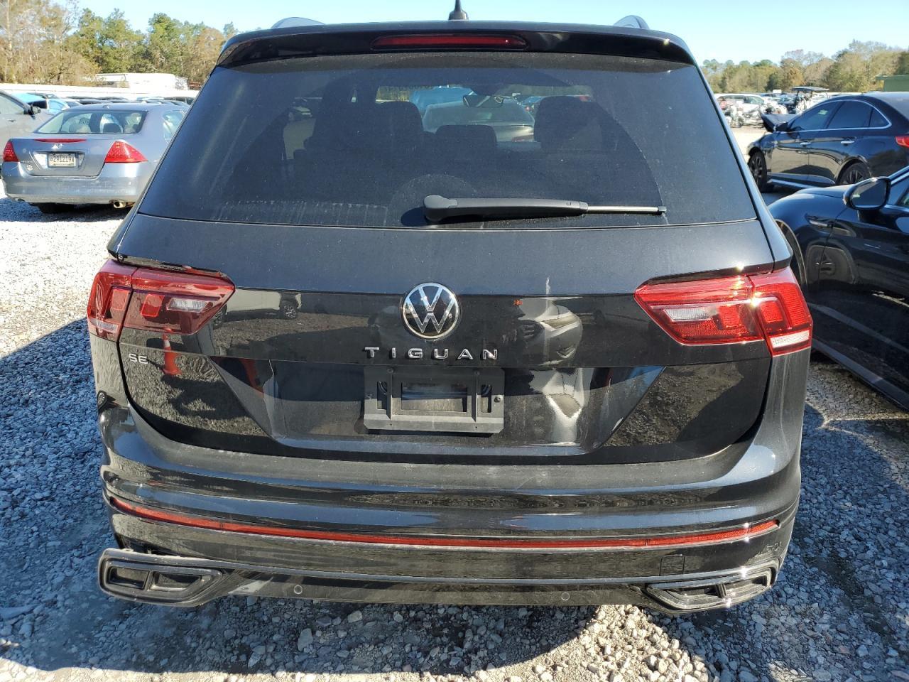 2023 Volkswagen Tiguan Se R-Line Black - Image 6