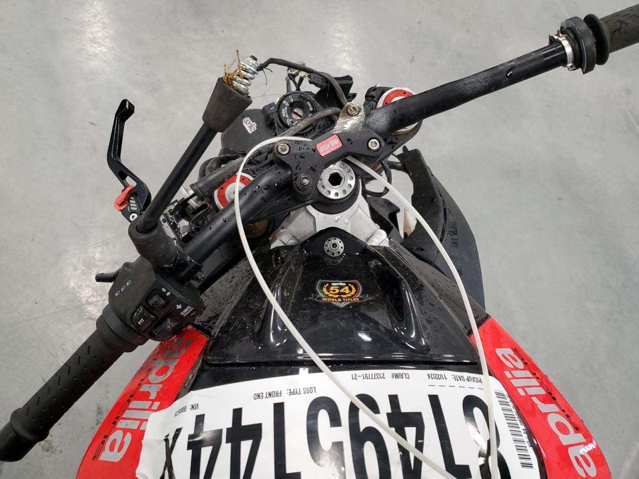 2018 Aprilia Tuono V4 - Фото 7