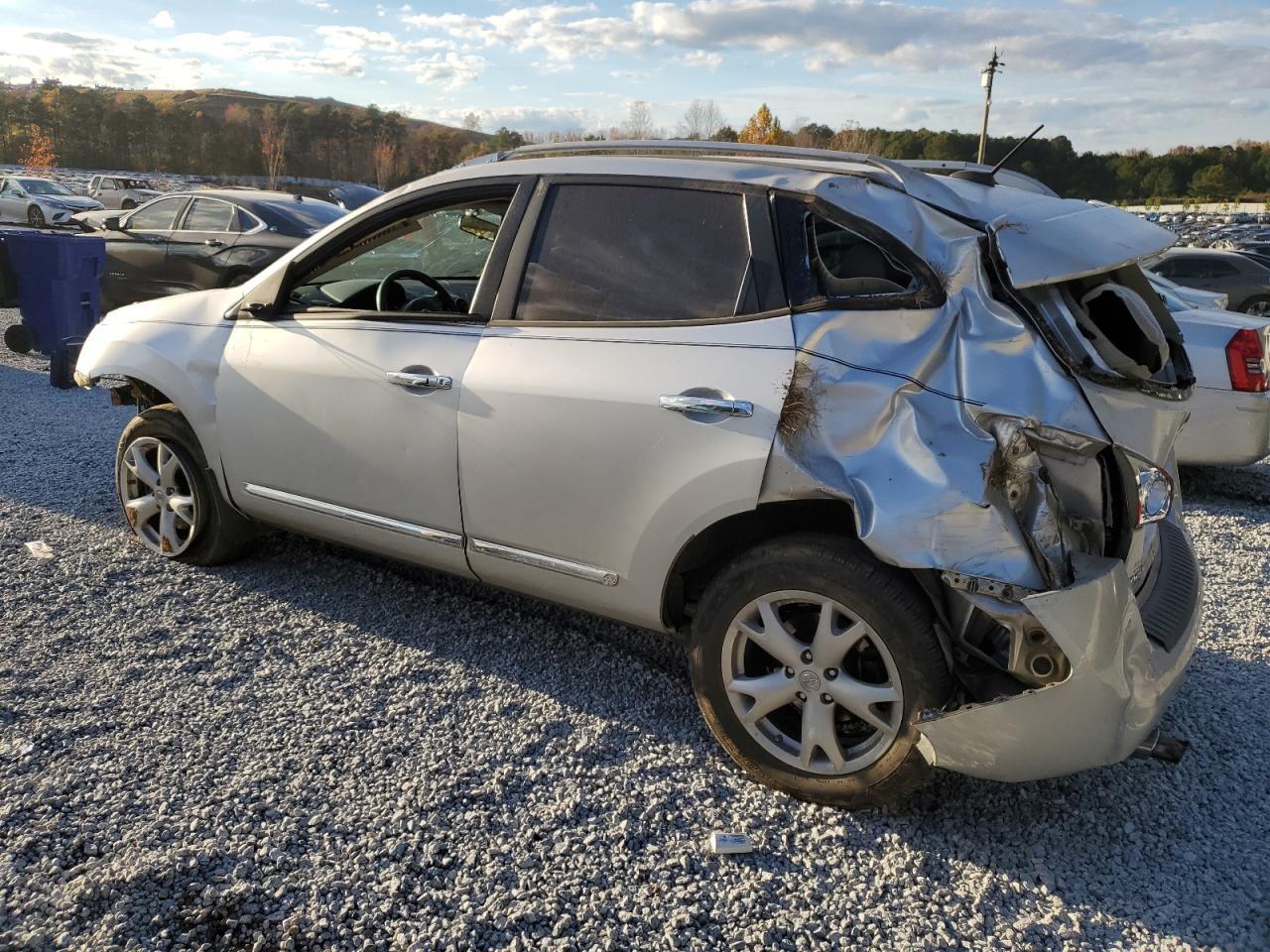 2011 Nissan Rogue S - Image 2