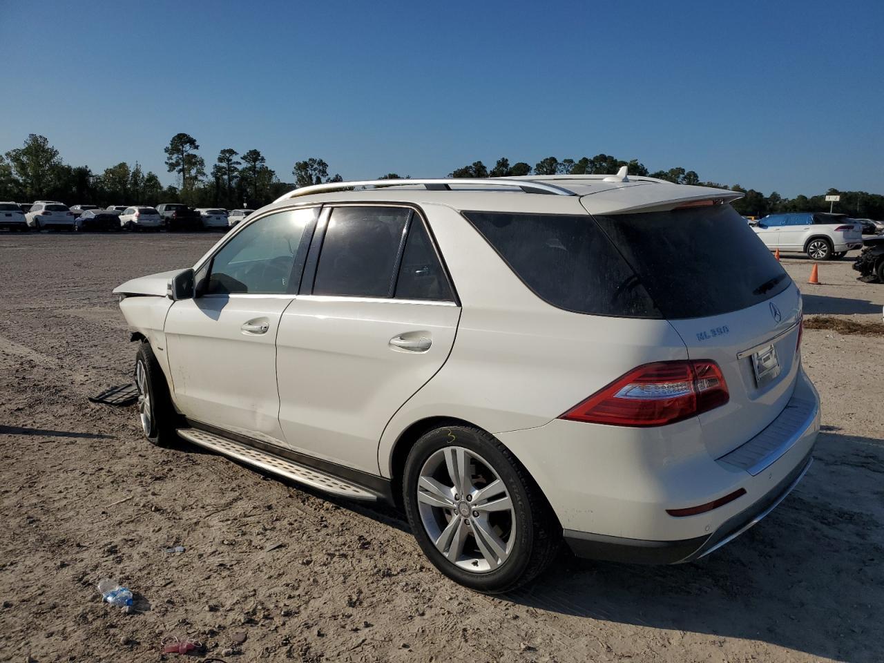 2012 Mercedes-Benz Ml 350 4Matic - Image 2