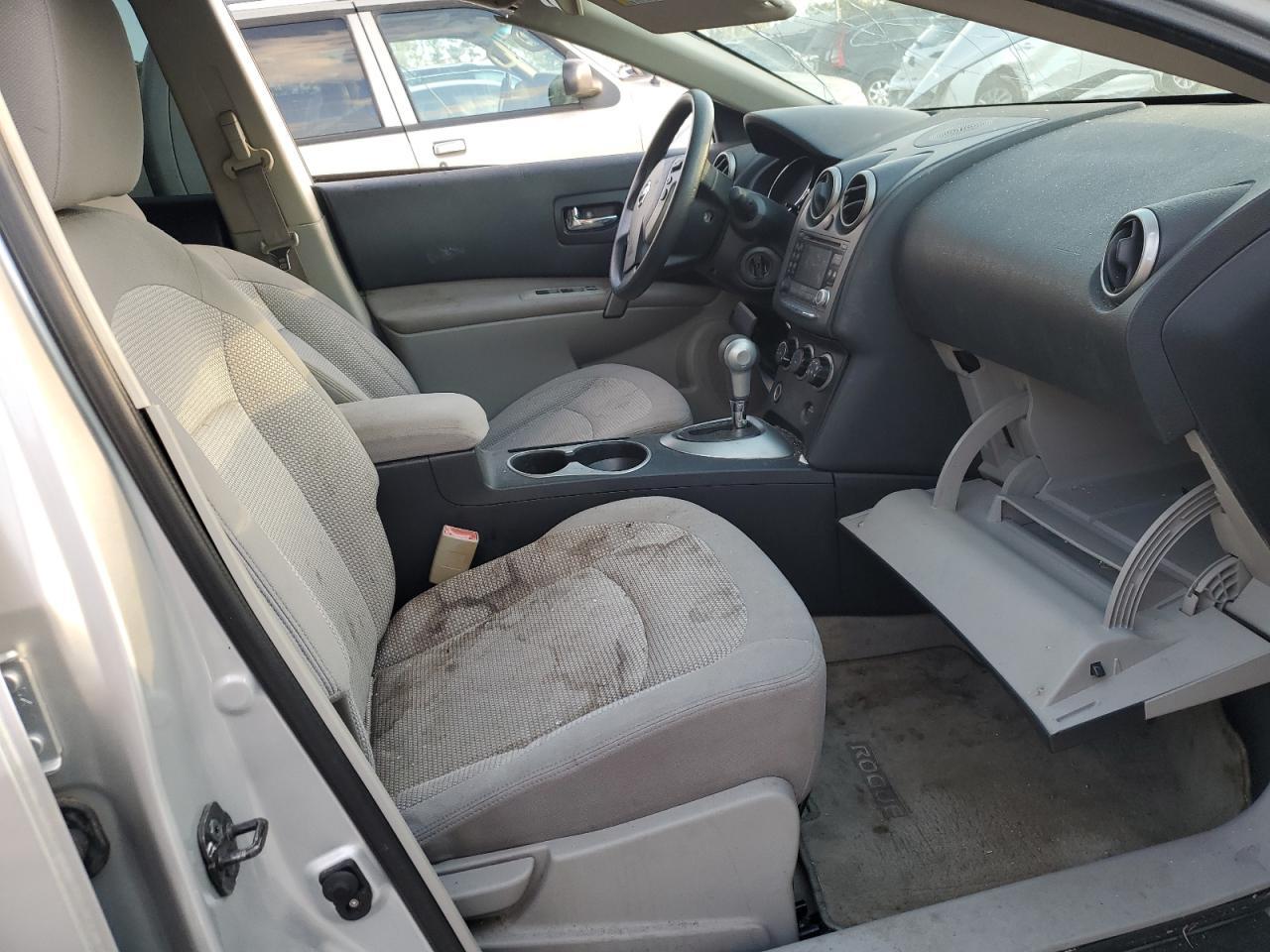 2011 Nissan Rogue S - Image 7