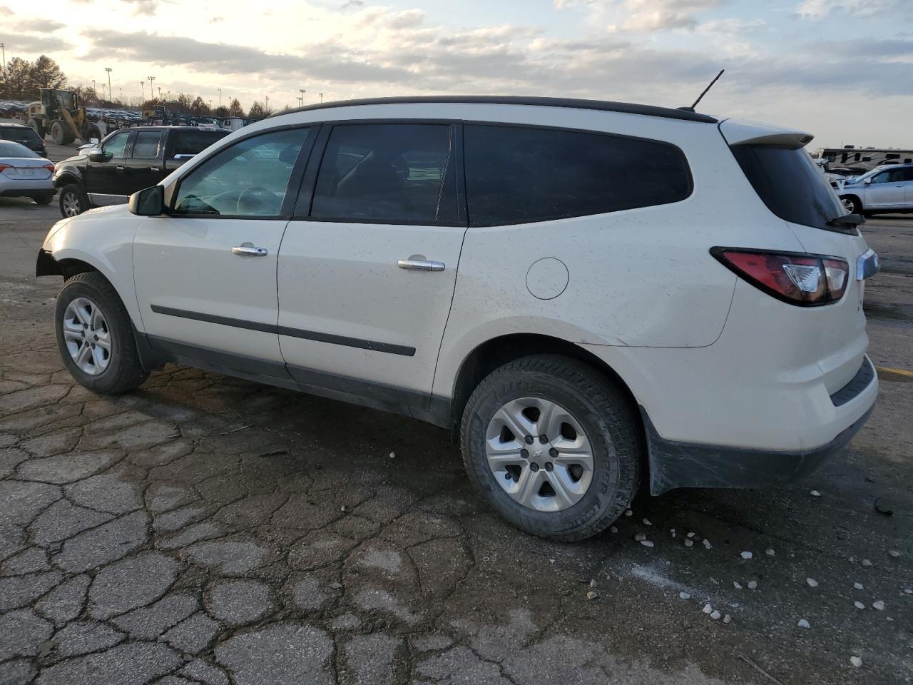 2013 Chevrolet Traverse Ls - Фото 2