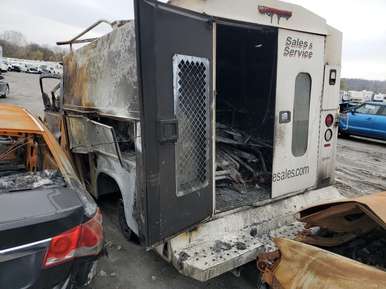 2016 Chevrolet Express G3500 - Фото 3