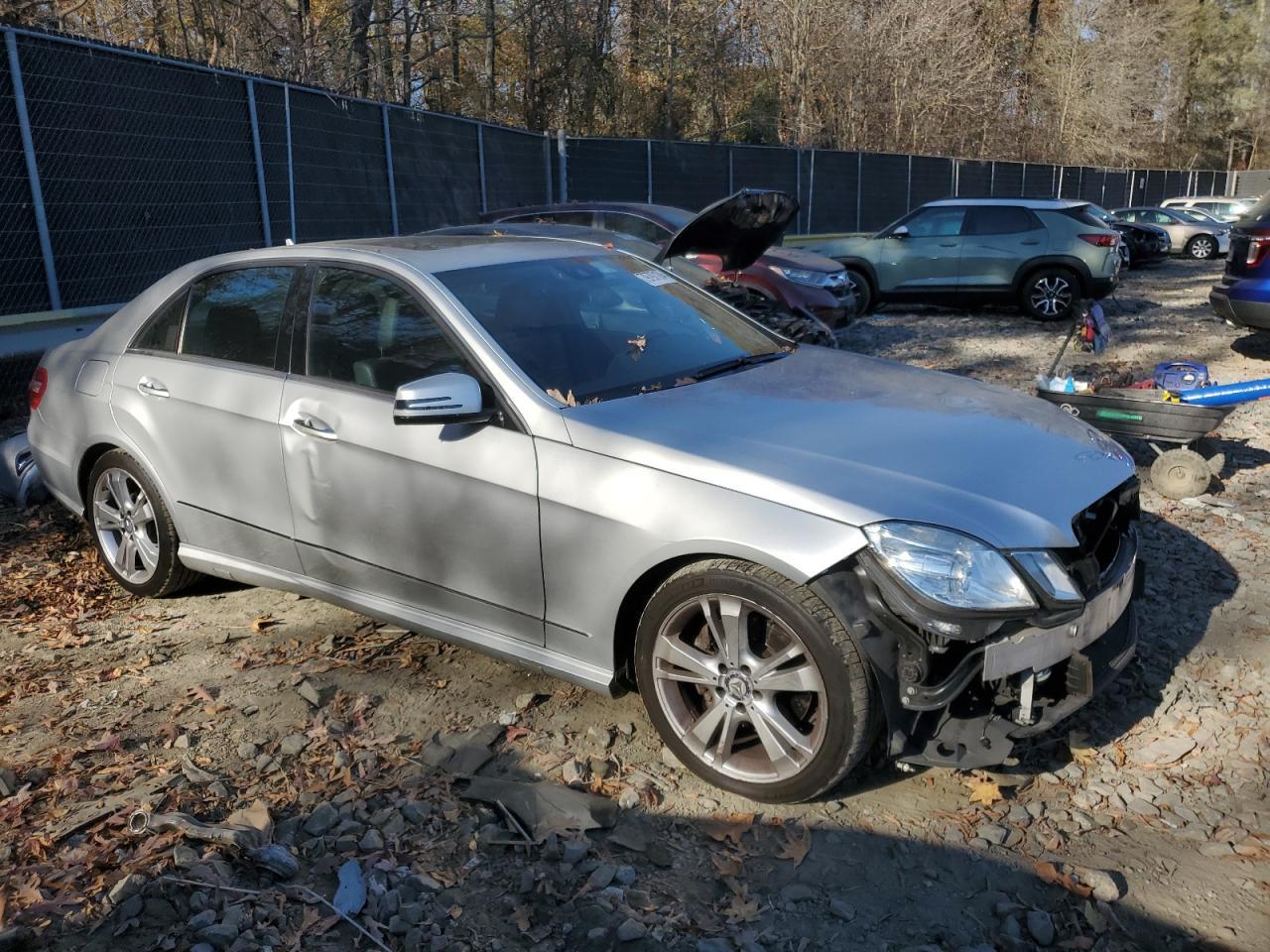 2013 Mercedes-Benz E 350 4Matic - Фото 4