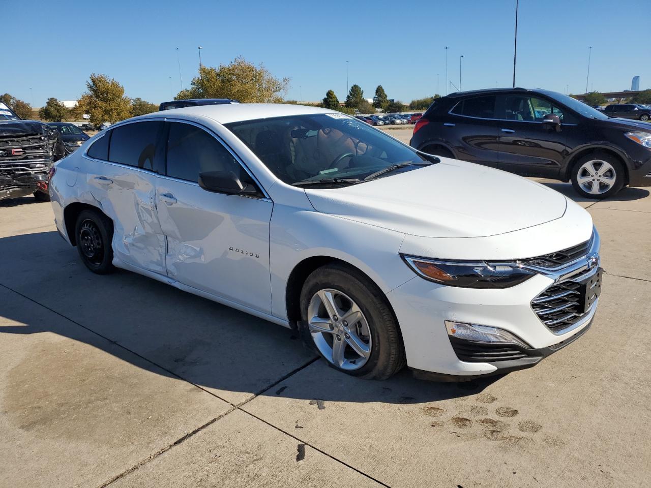 2022 Chevrolet Malibu Ls - Фото 4