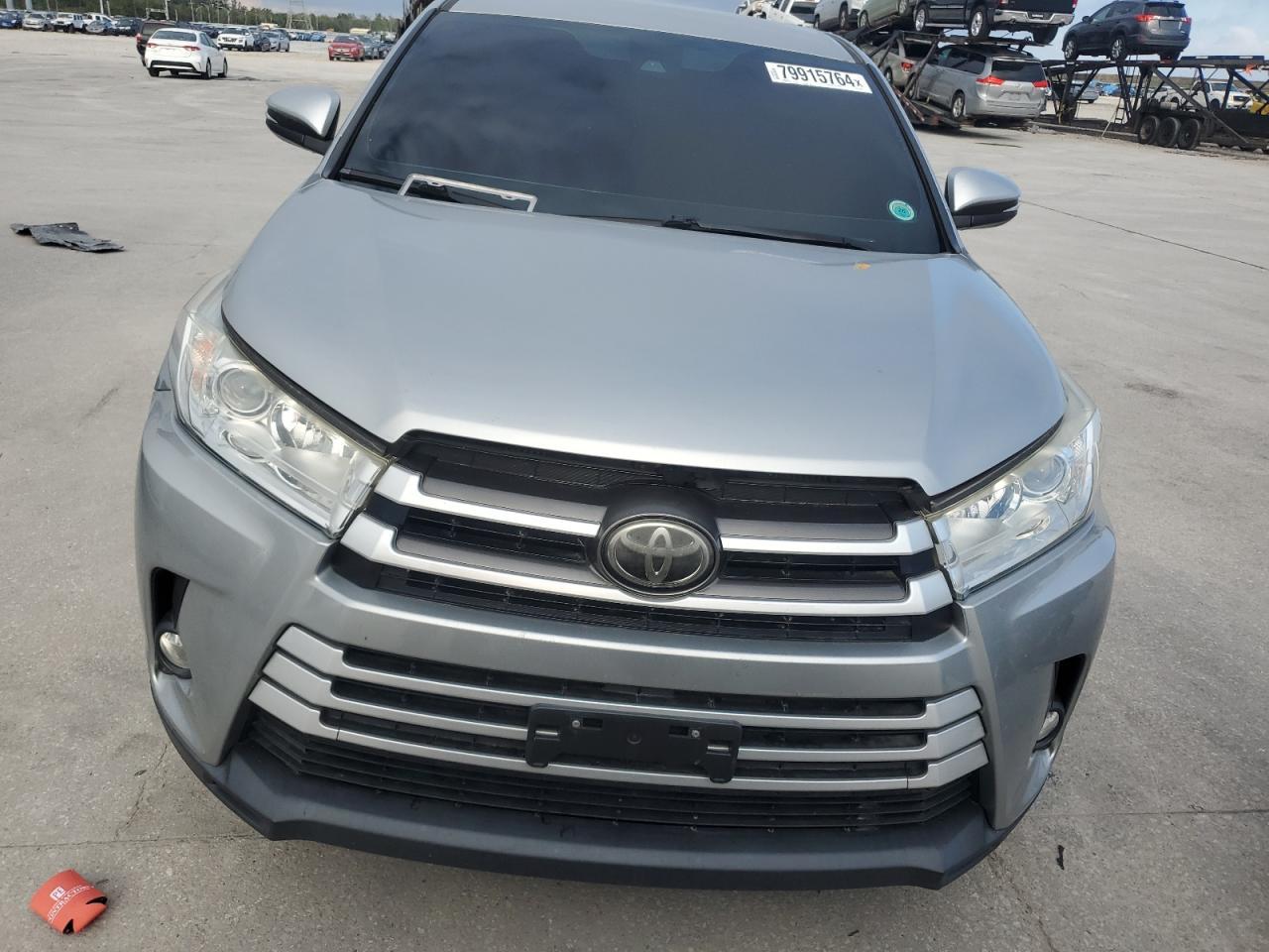 2017 Toyota Highlander Le - Image 5