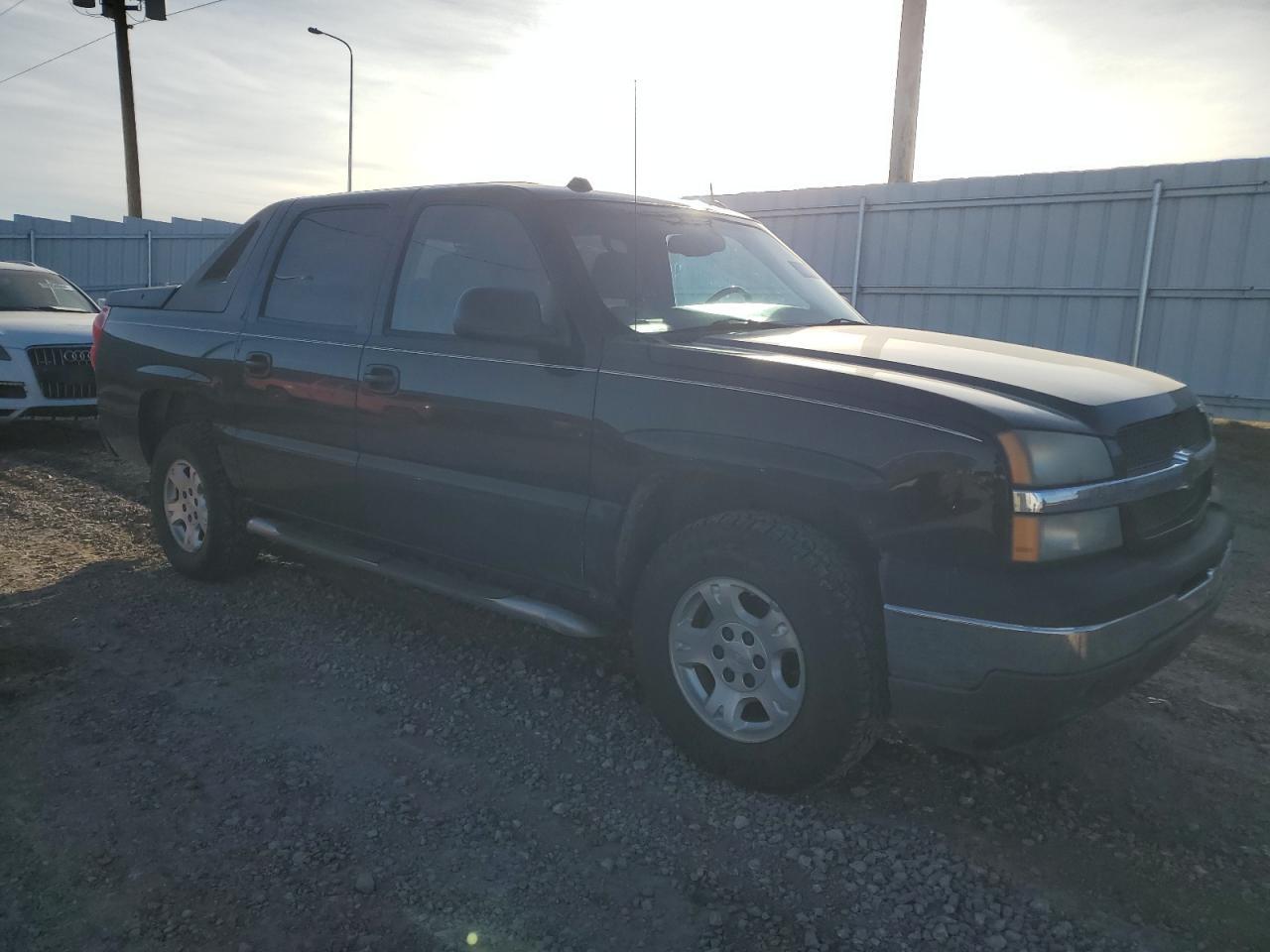 2005 Chevrolet Avalanche C1500 - Image 4