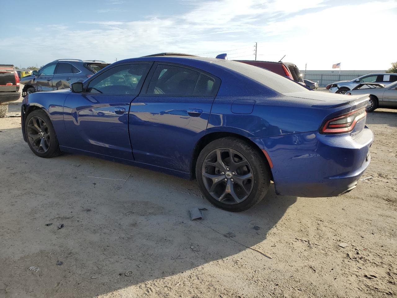 2019 Dodge Charger Sxt - Image 2