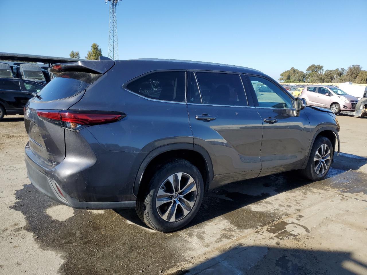 2022 Toyota Highlander Xle - Фото 3