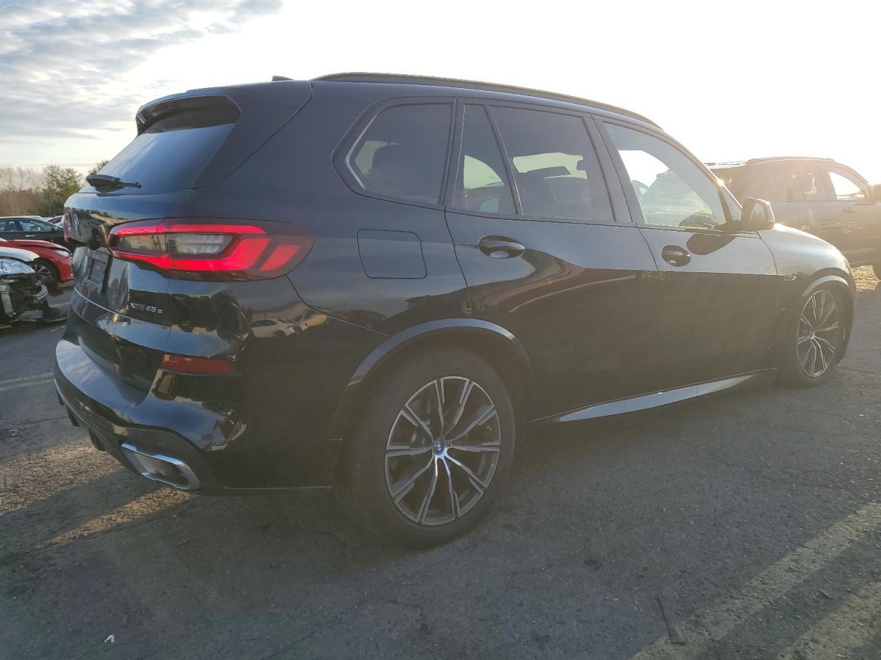 2023 BMW X5 xDrive45E - Фото 3