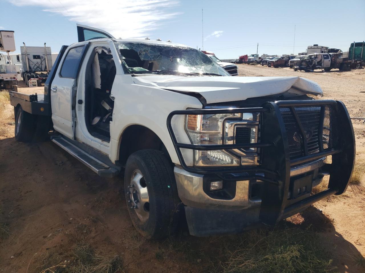 2022 Ford F350 Super Duty - Image 4