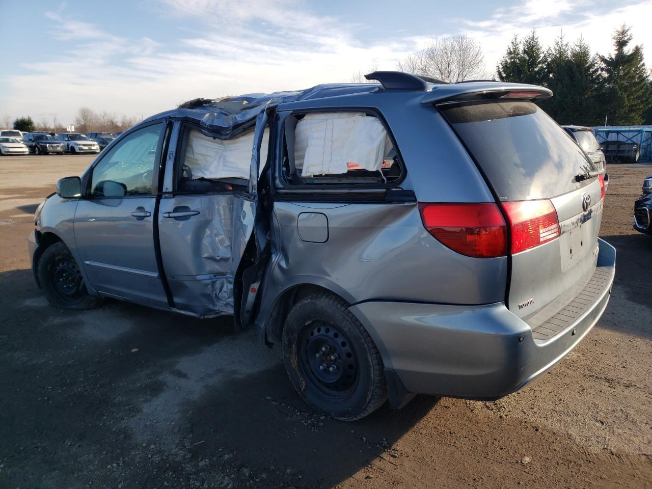 2004 Toyota Sienna Xle - Image 2