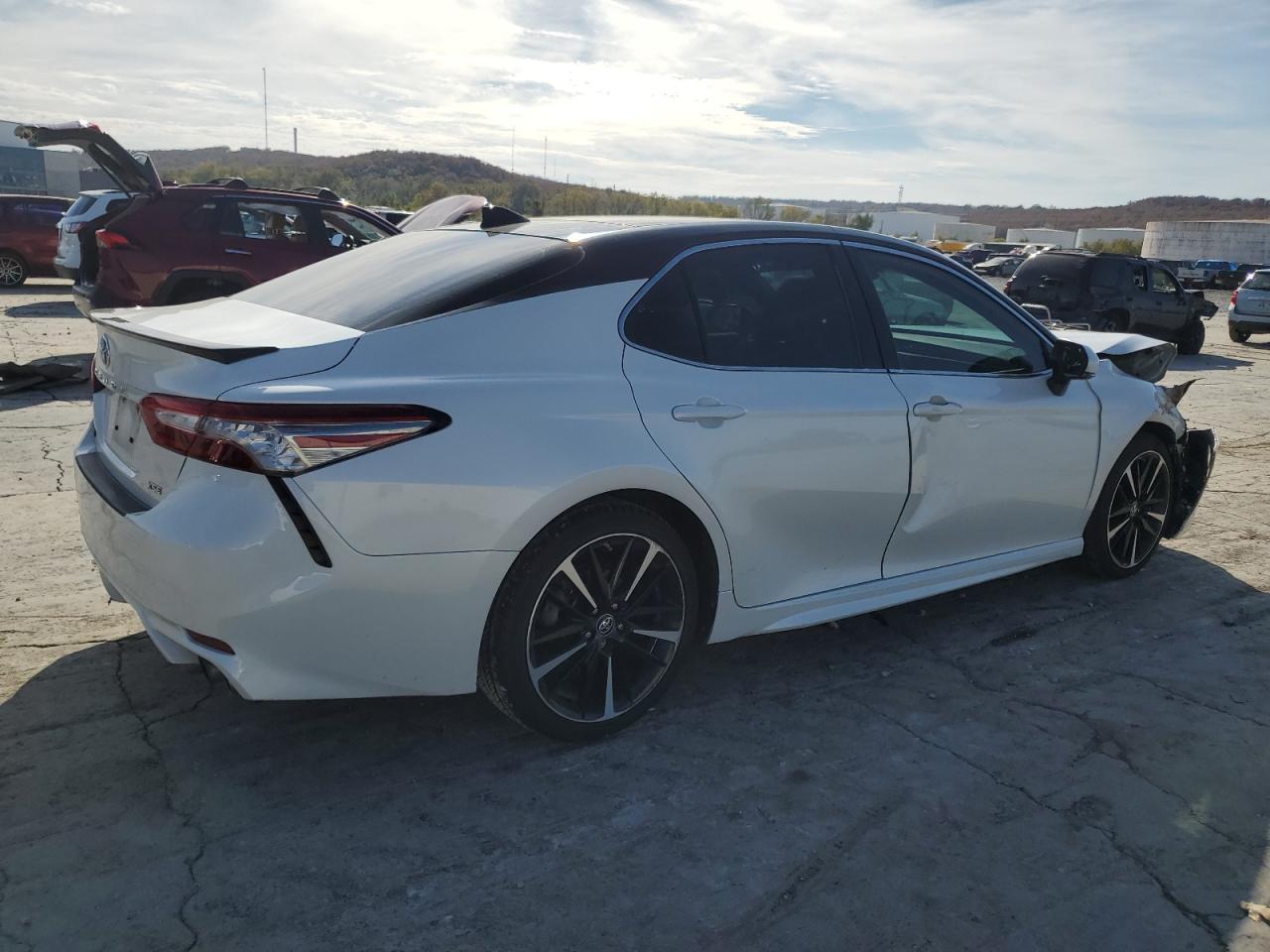 2019 Toyota Camry Xse - Фото 3