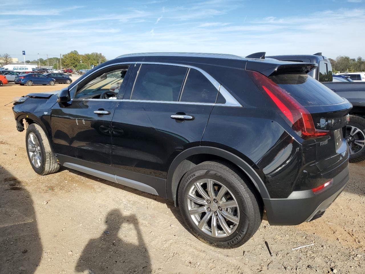 2019 Cadillac Xt4 Premium Luxury - Image 2