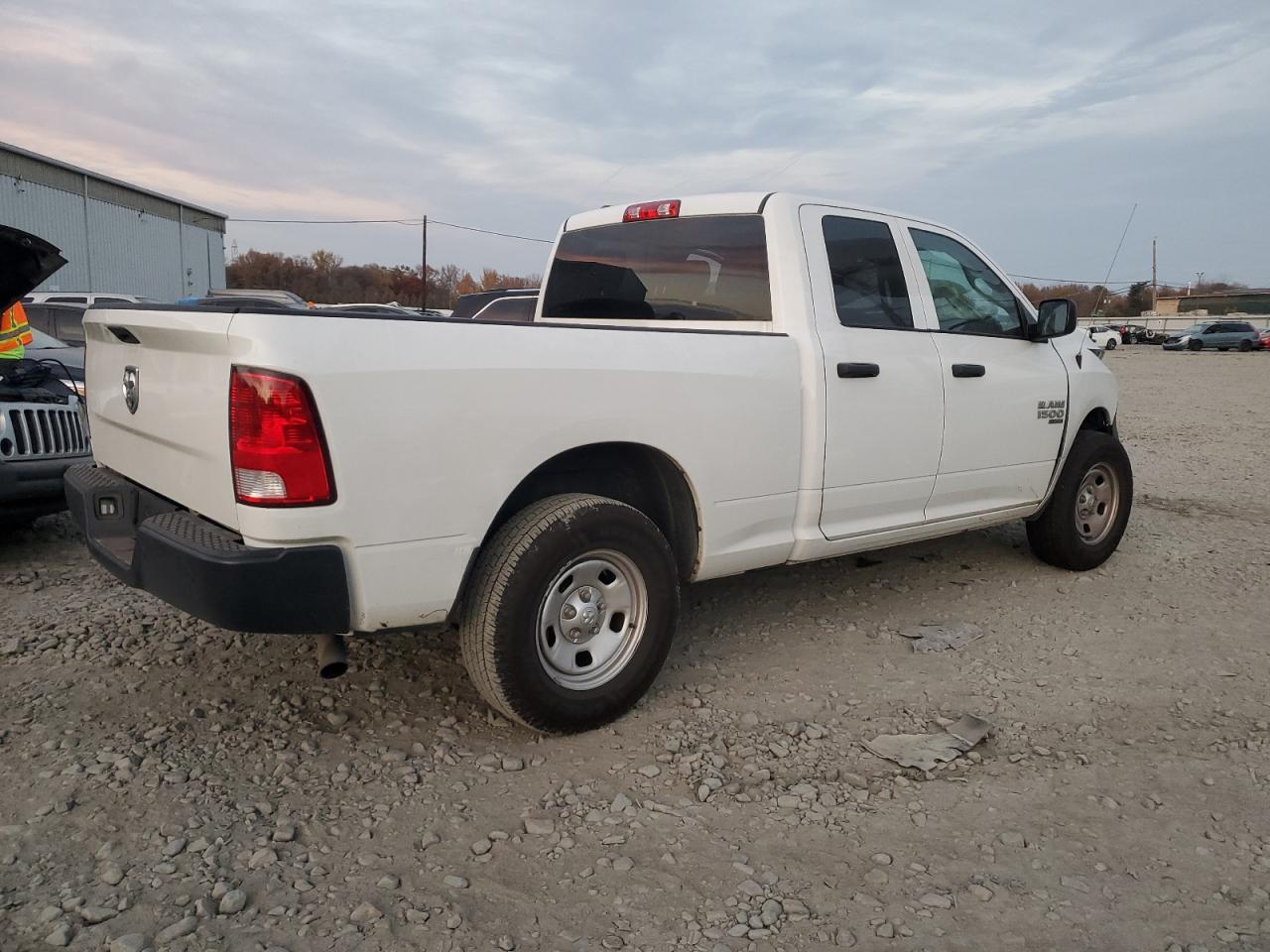 2021 Ram 1500 Classic Tradesman - Фото 3