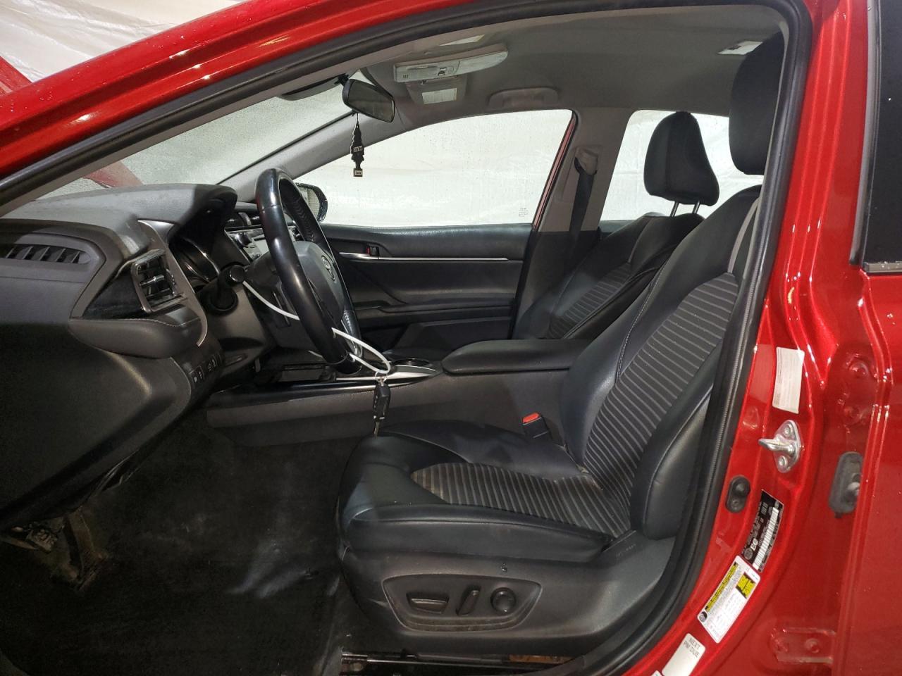 2020 Toyota Camry Se - Фото 7